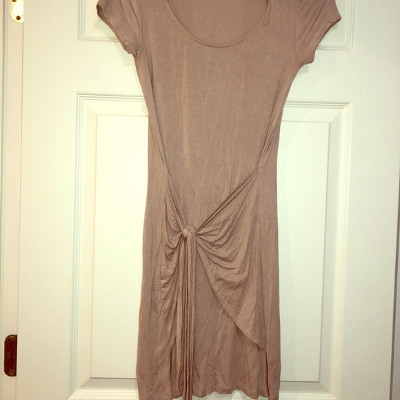 Dresses & Skirts - T-shirt dress with tie!